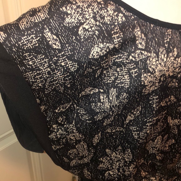 🚂Lavish Tunic top with elastic waist and open ar - Picture 2 of 5